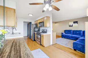 1905 Basswood Ln, Glendale Heights, IL 60139 - Photo 8