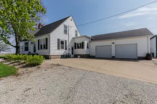 16460 2400 E St, Princeton, IL 61356 - Photo 2