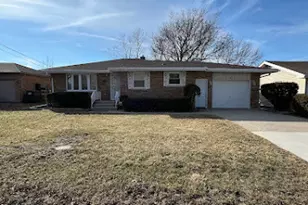 447 Dennis Ave, Bradley, IL 60915 - Photo 1