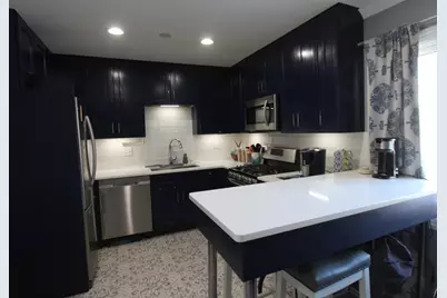 98 Wiltshire Court, Schaumburg, IL 60193 - Photo 4