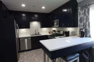 98 Wiltshire Ct, Schaumburg, IL 60193 - Photo 4