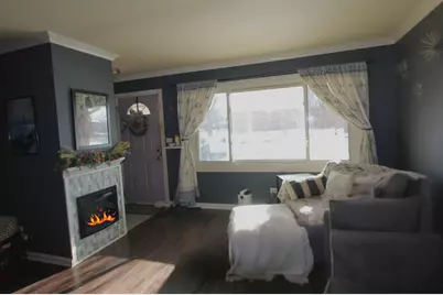 98 Wiltshire Court, Schaumburg, IL 60193 - Photo 2