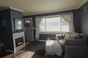 98 Wiltshire Ct, Schaumburg, IL 60193 - Photo 2