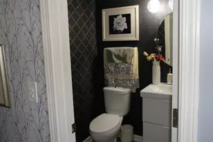 98 Wiltshire Ct, Schaumburg, IL 60193 - Photo 8