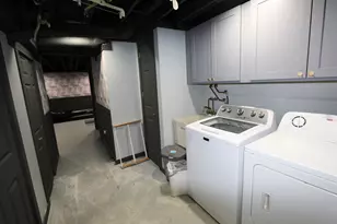 98 Wiltshire Ct, Schaumburg, IL 60193 - Photo 16