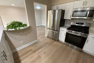 17 Parkside Ct, Vernon Hills, IL 60061 - Photo 8