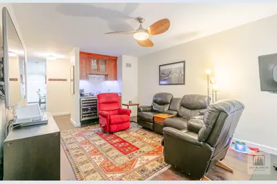 325 N Oak Park Avenue #B, Oak Park, IL 60302 - Photo 8