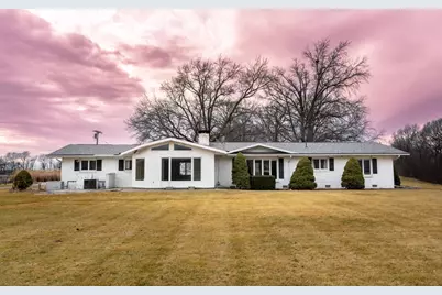 100 S Westview Drive, Pontiac, IL 61764 - Photo 6