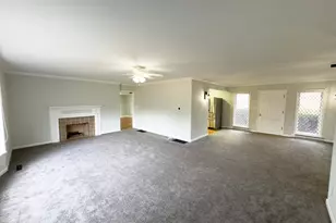 100 S Westview Dr, Pontiac, IL 61764 - Photo 10