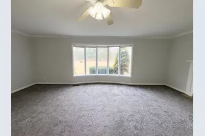 100 S Westview Drive, Pontiac, IL 61764 - Photo 8