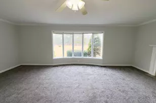 100 S Westview Dr, Pontiac, IL 61764 - Photo 8