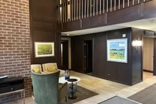 5 Oak Brook Club Dr, Oak Brook, IL 60523 - Photo 4