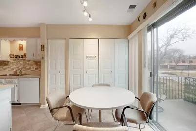 4050 Dundee Road #105, Northbrook, IL 60062 - Photo 6