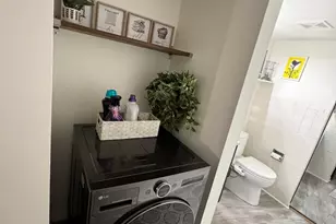 8200 Woodglen Ln, Downers Grove, IL 60516 - Photo 18