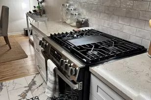 8200 Woodglen Ln, Downers Grove, IL 60516 - Photo 12