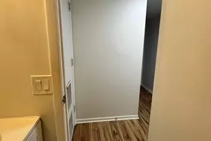 8200 Woodglen Ln, Downers Grove, IL 60516 - Photo 28