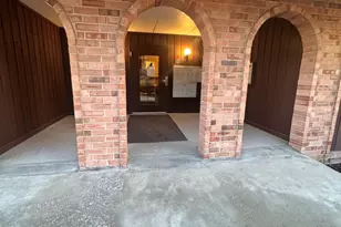 8200 Woodglen Ln, Downers Grove, IL 60516 - Photo 2