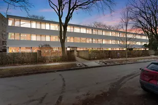 300 N Maple Ave, Oak Park, IL 60302 - Photo 1