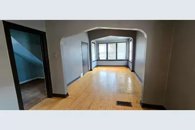 10508 S Avenue M, Chicago, IL 60617 - Photo 2