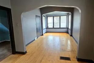 10508 S Ave M, Chicago, IL 60617 - Photo 2