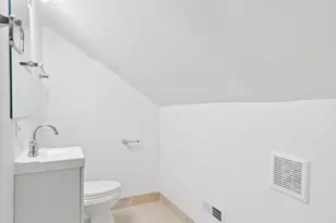 8423 S Colfax Ave, Chicago, IL 60617 - Photo 10