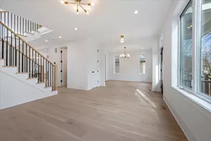 1042 Dewey Ave, Evanston, IL 60202 - Photo 4