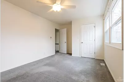 1387 S Glen Circle #D, Aurora, IL 60506 - Photo 12