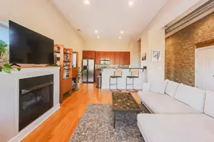 1215 W Sunnyside Ave, Chicago, IL 60640 - Photo 4