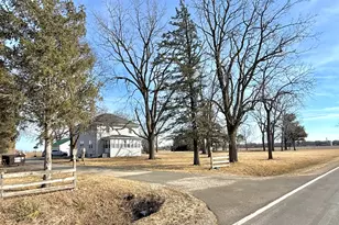 4799 Center Rd, Rochelle, IL 61068 - Photo 4