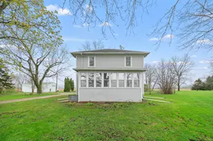 4799 Center Rd, Rochelle, IL 61068 - Photo 2