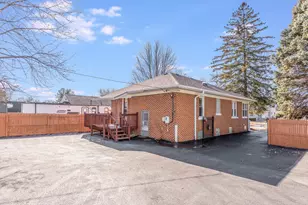 124 S Midland Ave, Joliet, IL 60436 - Photo 4