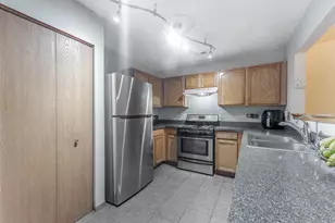 813 Serendipity Dr, Aurora, IL 60504 - Photo 12