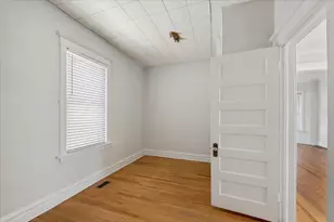 1623 W Bryn Mawr Ave, Chicago, IL 60660 - Photo 10