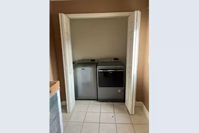 304 S 3rd Street, Kirkland, IL 60146 - Photo 4