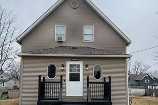 304 S 3rd St, Kirkland, IL 60146 - Photo 2