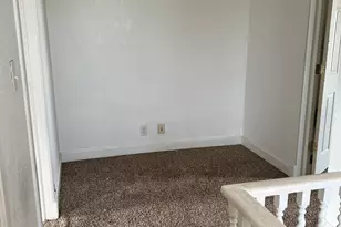 304 S 3rd St, Kirkland, IL 60146 - Photo 12