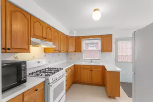 11053 Mandel Ave, Westchester, IL 60154 - Photo 8