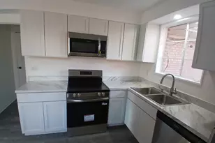 8 Mantua Ct, Park Forest, IL 60466 - Photo 8