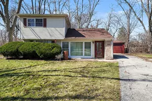 8 Mantua Ct, Park Forest, IL 60466 - Photo 1