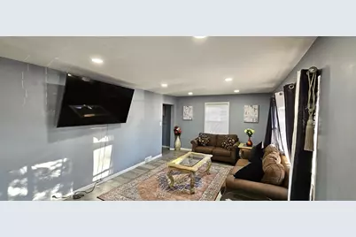 176 E Grand Avenue, Fox Lake, IL 60020 - Photo 6