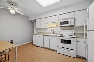 2033 Sherman Ave, Evanston, IL 60201 - Photo 10