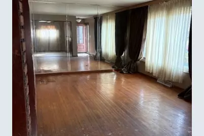 12816 S Laflin Street, Calumet Park, IL 60827 - Photo 2