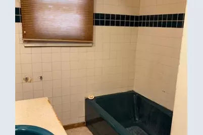 12816 S Laflin Street, Calumet Park, IL 60827 - Photo 8