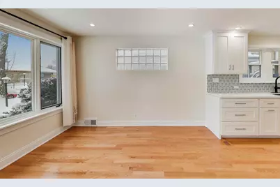 8628 Kimball Avenue, Skokie, IL 60076 - Photo 10