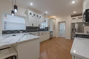 8044 S Clyde Ave, Chicago, IL 60617 - Photo 8