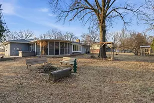 2610 31st St, Moline, IL 61265 - Photo 10