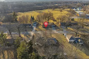 2610 31st St, Moline, IL 61265 - Photo 8