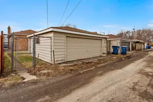 12321 S Green St, Calumet Park, IL 60827 - Photo 22