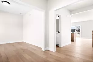 5211 Castlebar Dr, Bloomington, IL 61705 - Photo 4