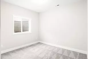 5211 Castlebar Dr, Bloomington, IL 61705 - Photo 46